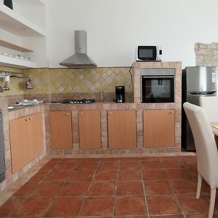 Apartman Cinkopan Apartment Pula Bagian luar foto