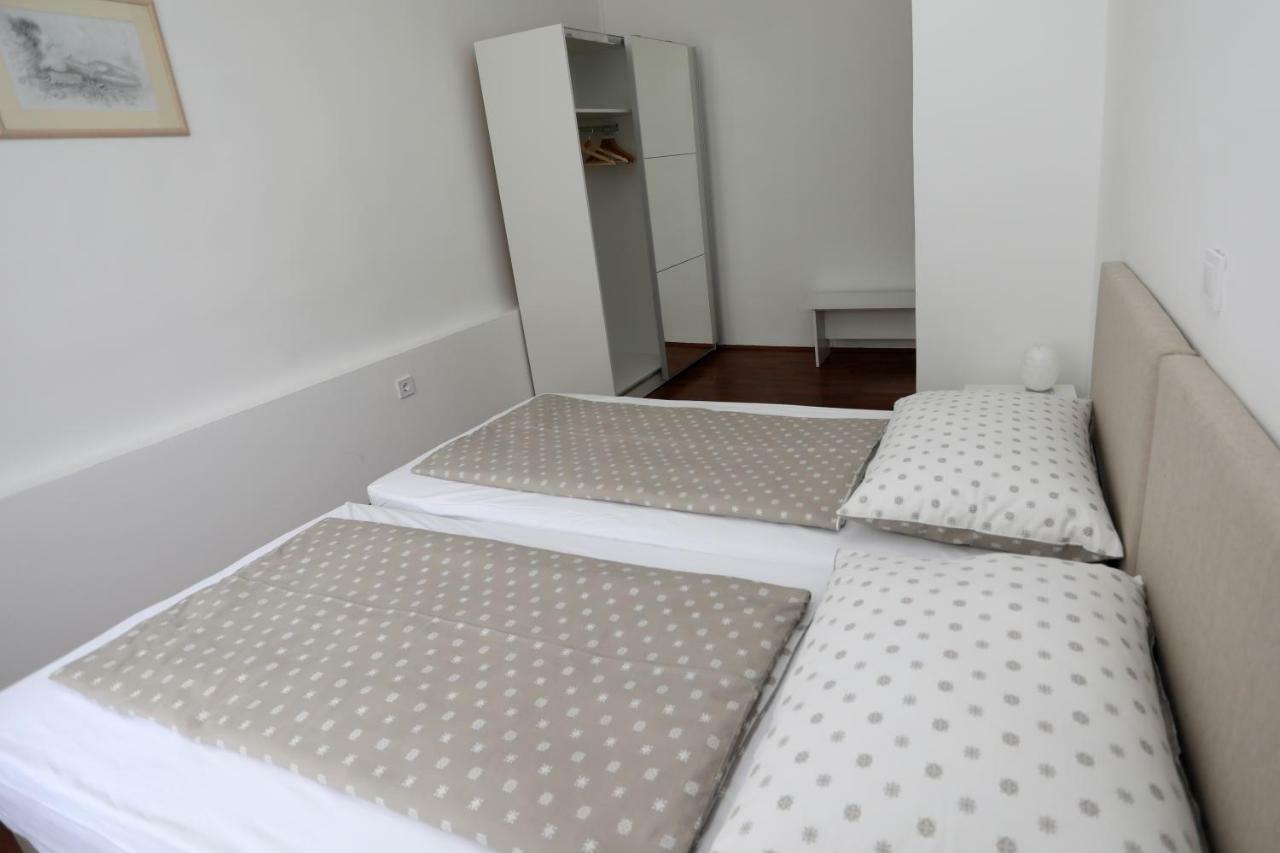 Apartman Cinkopan Apartment Pula Bagian luar foto