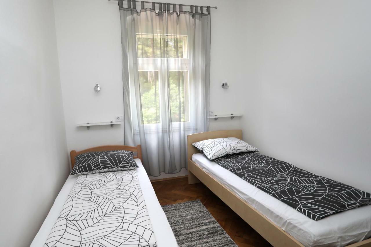 Apartman Cinkopan Apartment Pula Bagian luar foto