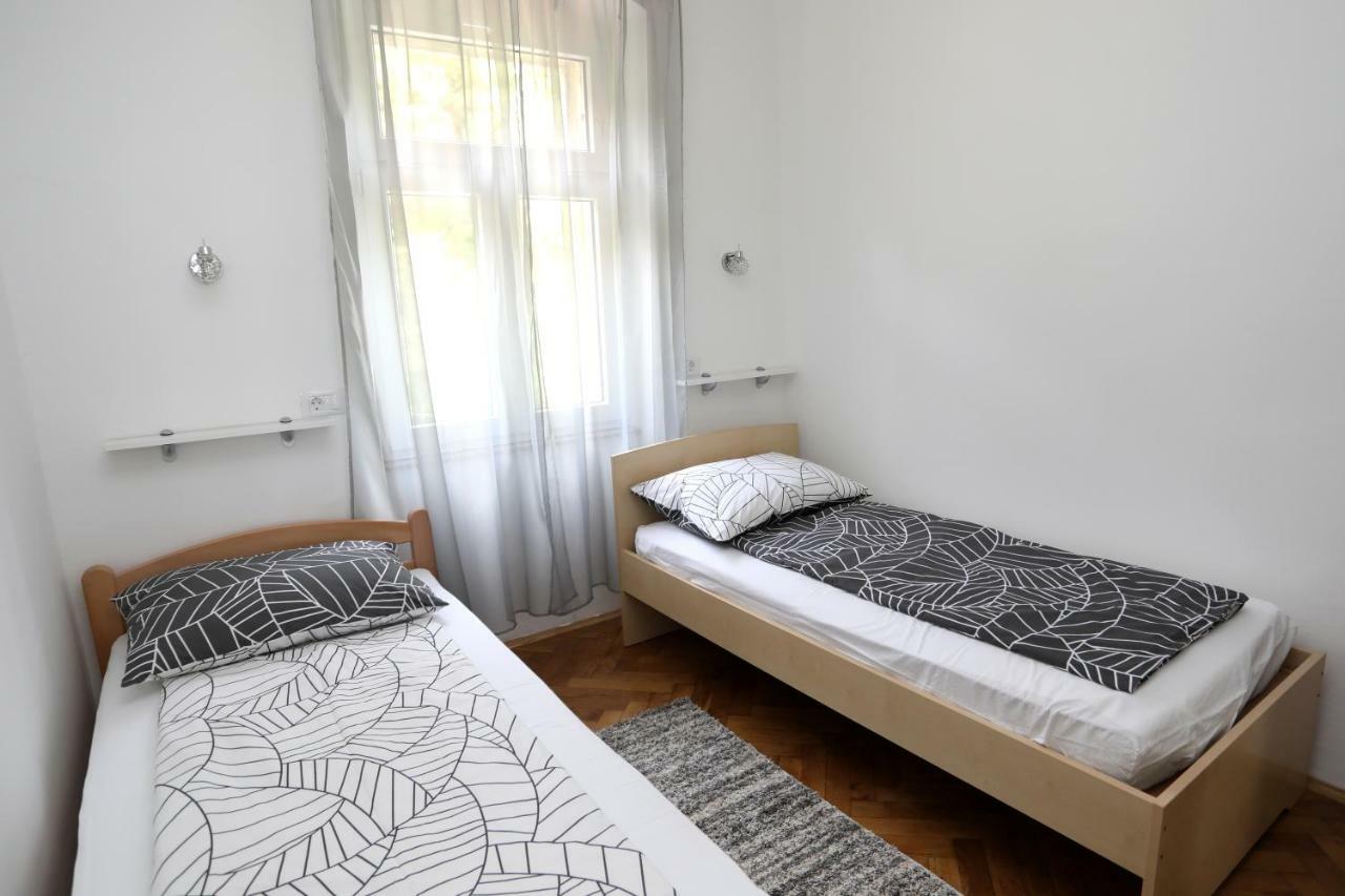 Apartman Cinkopan Apartment Pula Bagian luar foto